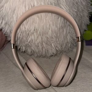 Beats Solo 3 Headphones